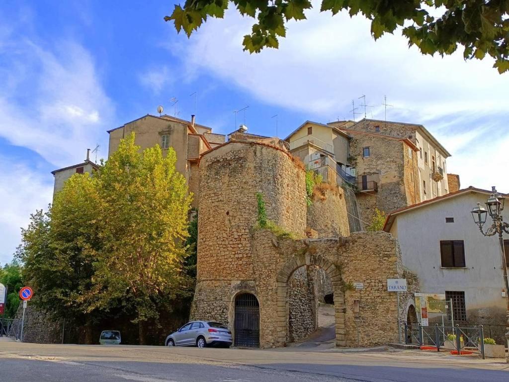 Casa In Antico Borgo Medievale A Tarano Ri, Via Giacomo Leopardi, 15 Villa Kültér fotó